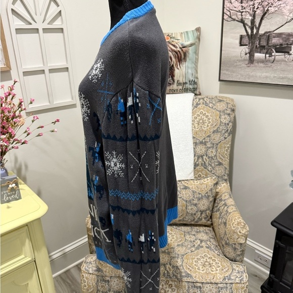 Gray and Blue Crewneck Sweater with Winter Motifs - Picture 5 of 6